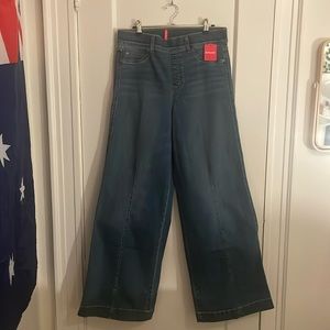 Size large SPANX wide leg jeans.